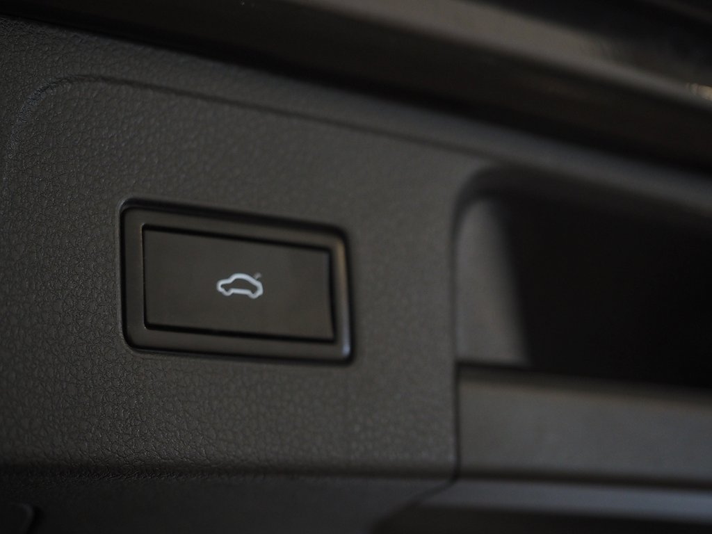 Volkswagen Passat SC GTE 218hk Plug-In |Drag|Cockpit|Matrix| 2020