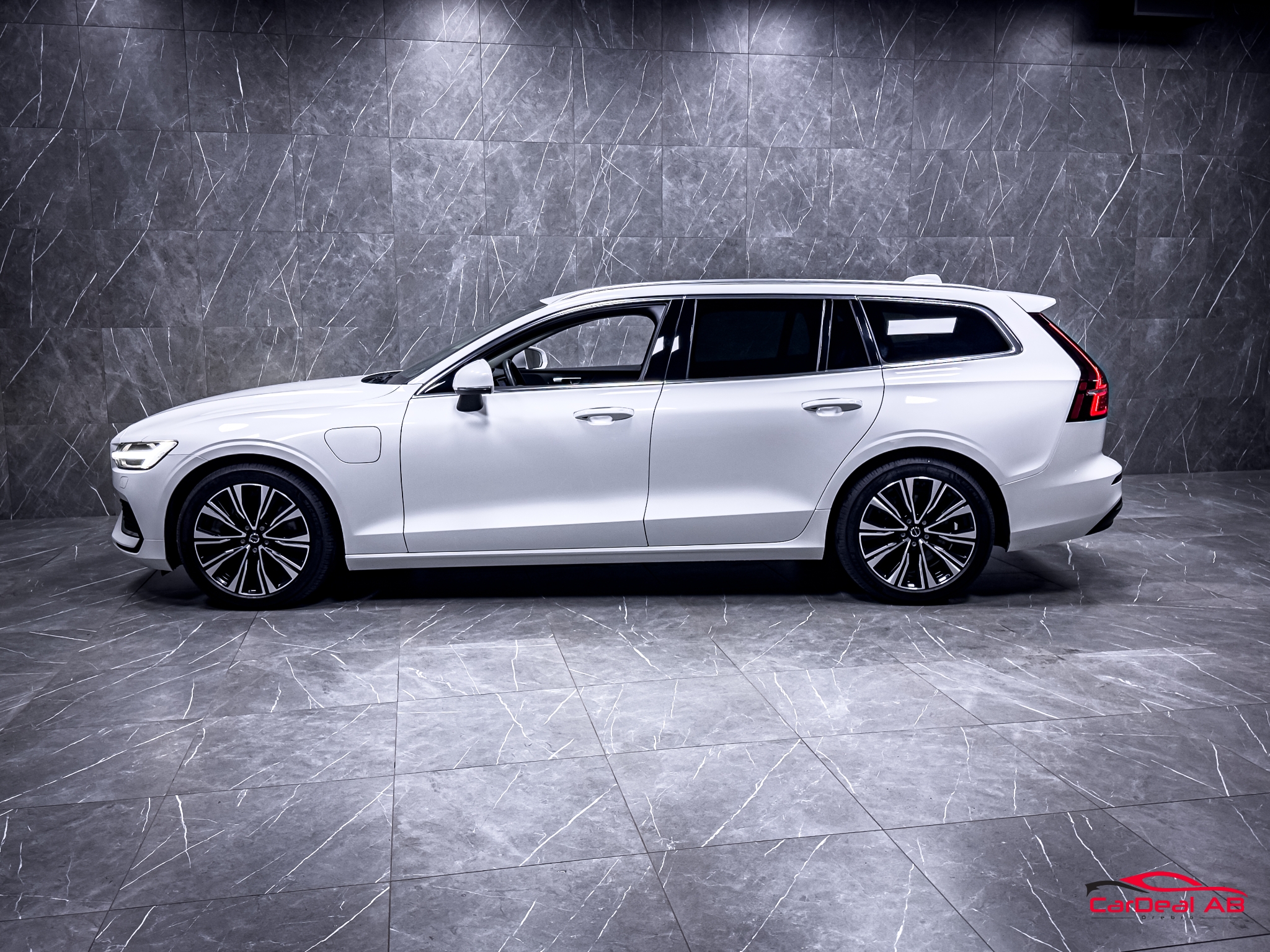 Volvo V60 Recharge T6 AWD Core Bright 2024, bild 4/10
