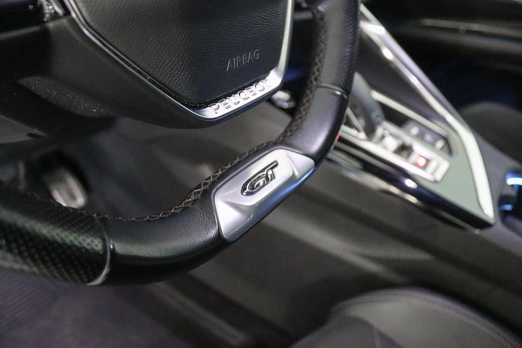 Peugeot 3008 1.5 BlueHDi 130 EAT GT-Paket Navi CarPlay