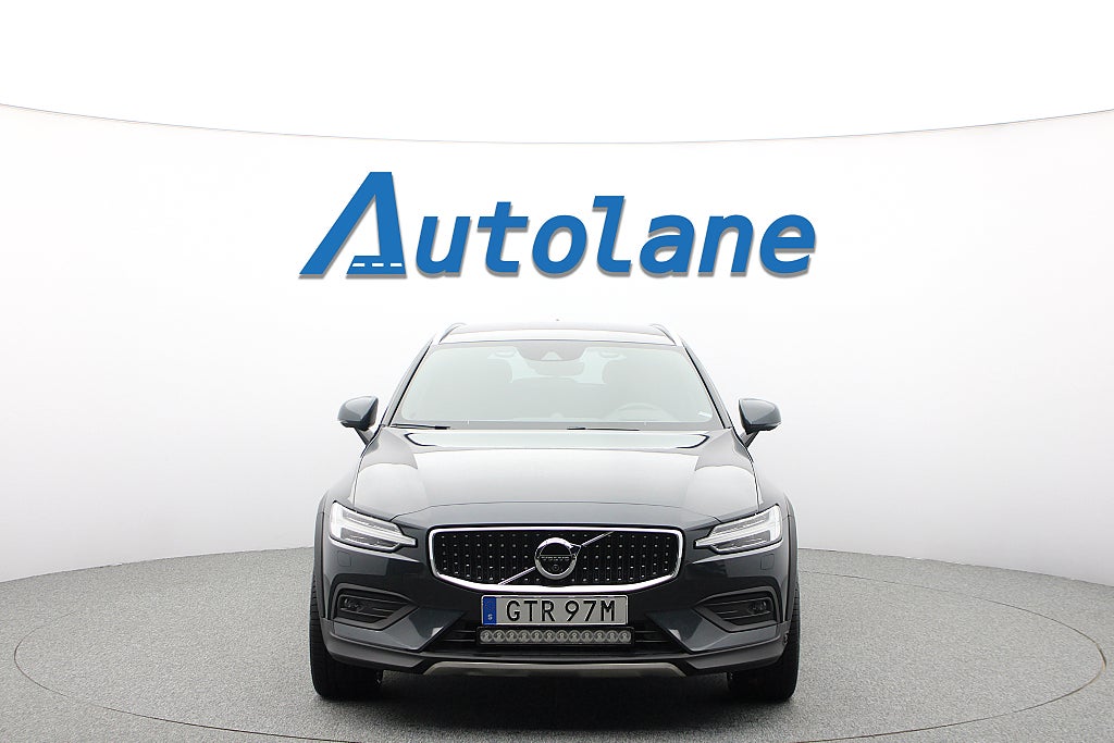 Volvo V60 Cross Country D4 AWD B&W,360°,20",Drag,BLIS,Värmare,HUD,GPS