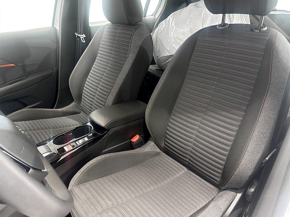 Bild på Peugeot 208 Active Pack 1.2 PT 100hk Aut CARPLAY BACKSENSORER
