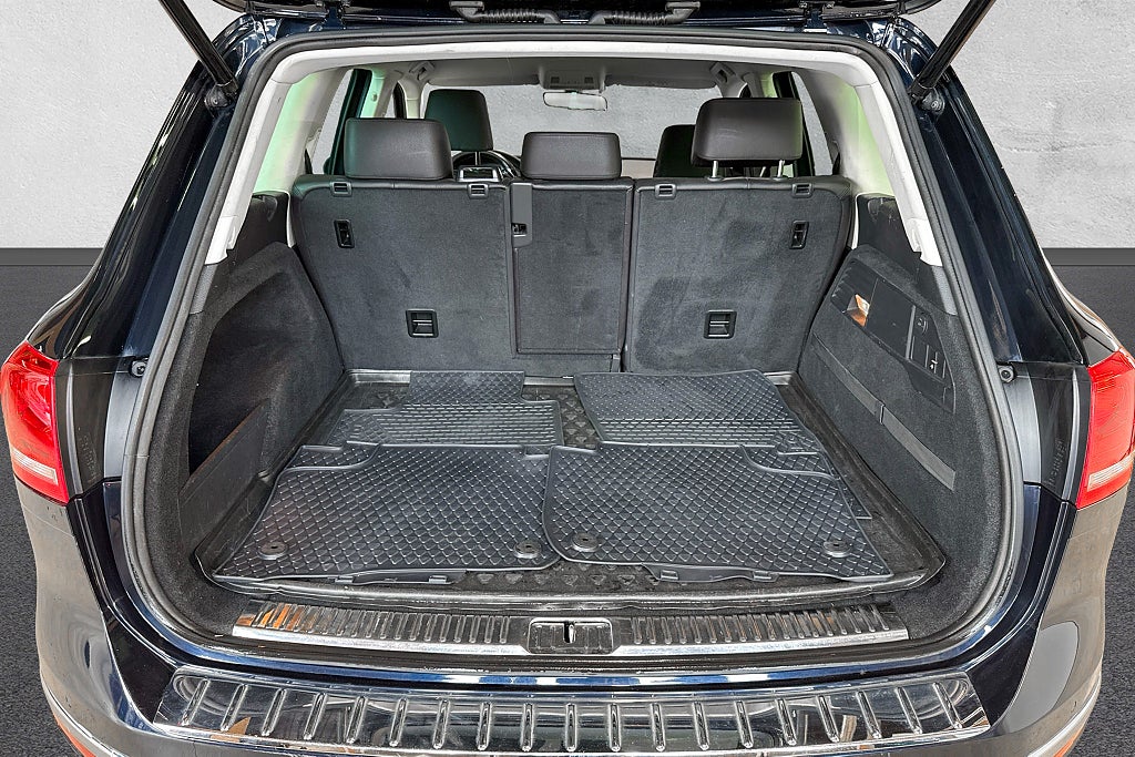 Volkswagen Touareg 3.0 V6 TDI DPF BMT 4Motion R-Line B-Kamera  2-ägare