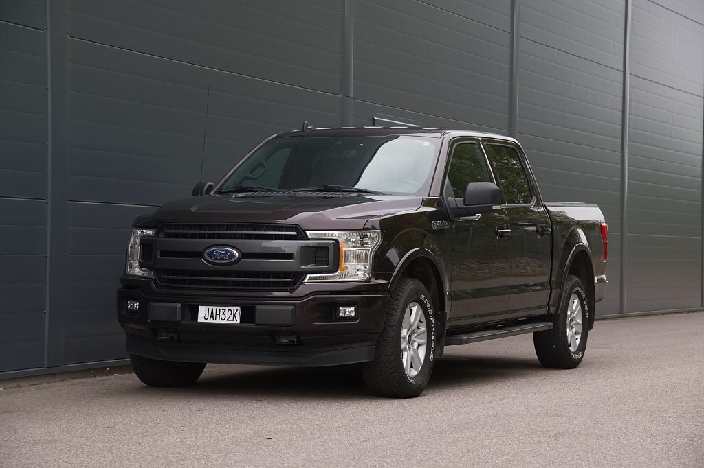 Ford F-150 SuperCrew 3.5l V6 4x4 XLT / MOMS