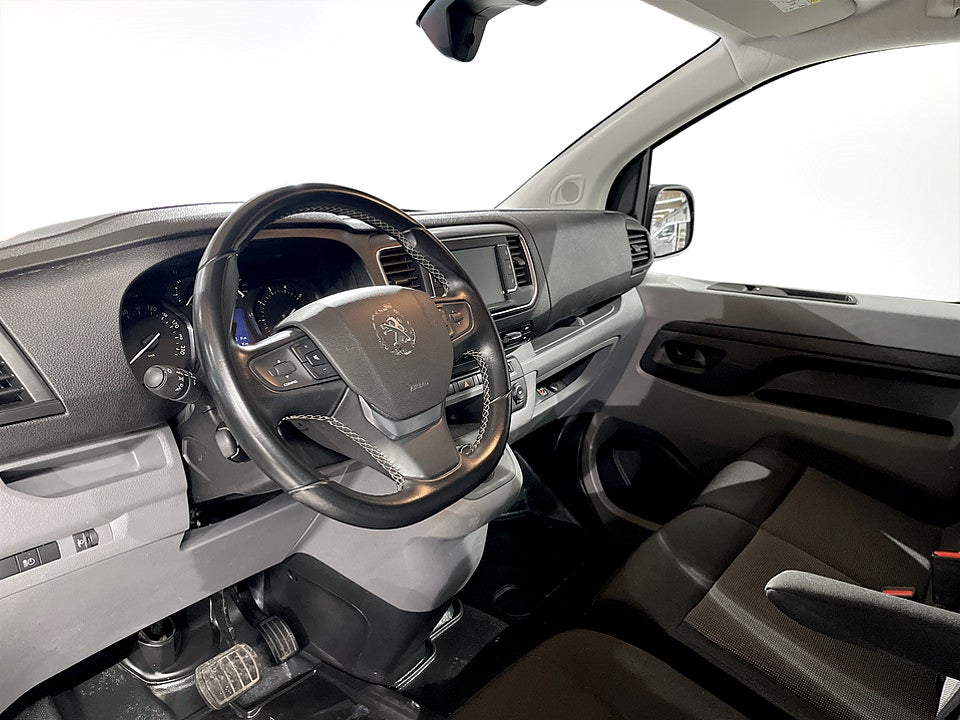 Bild på Peugeot Expert PRO+ 2.0 BHDi 180hk Aut L2 DRAG VÄRMARE INREDNING