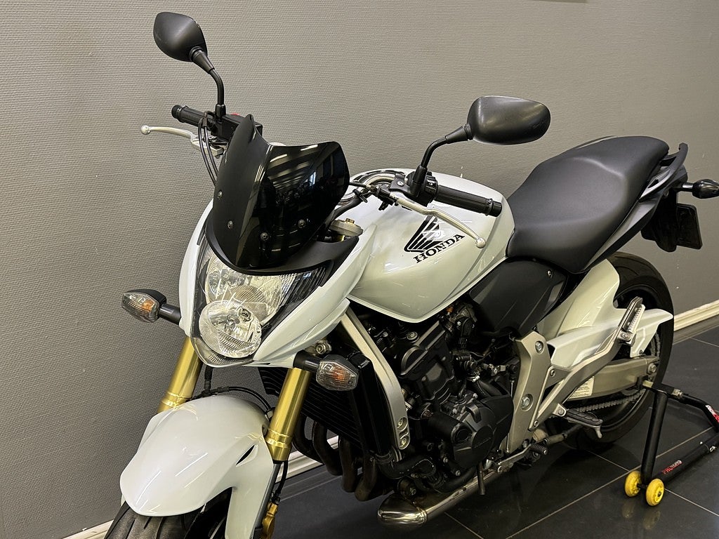 Honda Powersports CB600F Hornet | 2 Brukare | Växelvisare | Kraschpuckar |