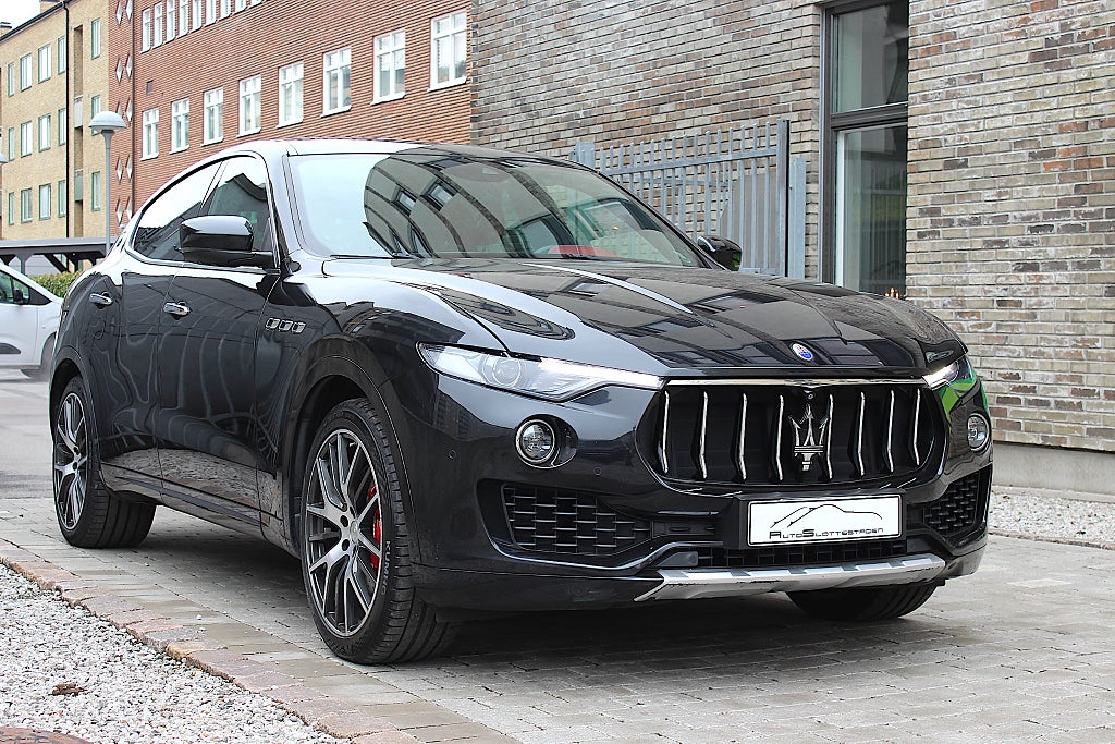 Maserati Levante SQ4 430hk Zegna Luxury Edition / Sv-såld  / Nyservad 