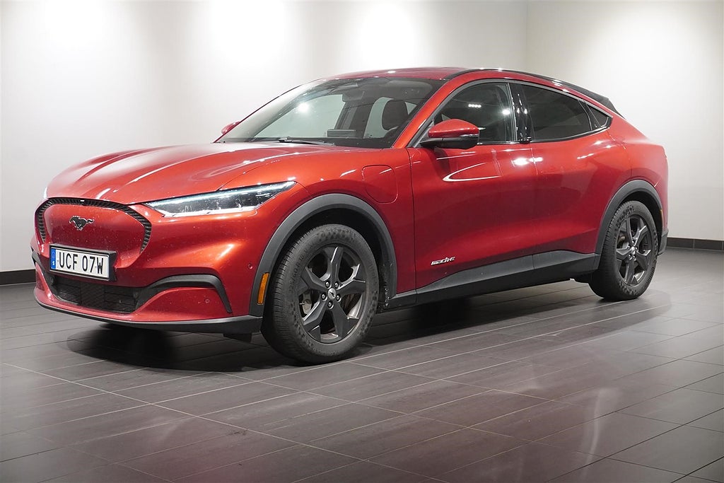 Ford Mustang Mach-E 0,65% ränta Standard Range Läder 360° Drag