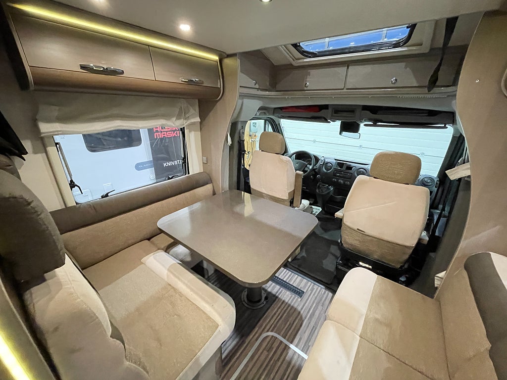 Adria Matrix Supreme 687 SL / ALDE / Taksäng / Solcell /Ugn /  - Adria