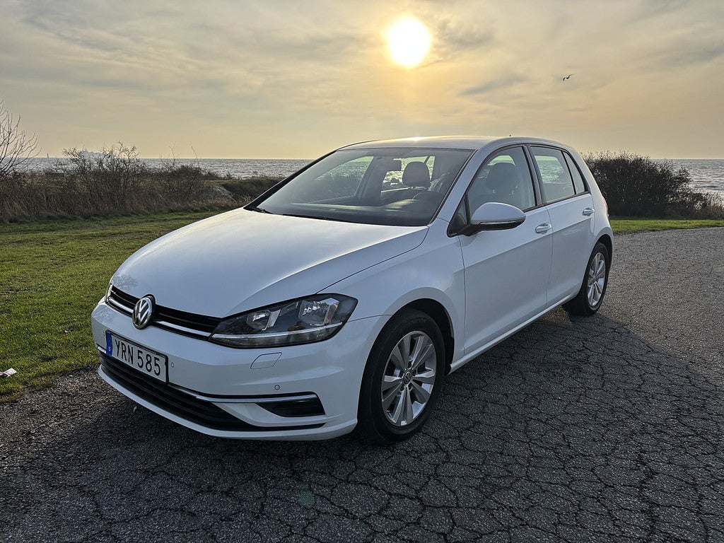 Volkswagen Golf 5-dörrar 1.0 TSI 6500Mil Sensorer Carplay