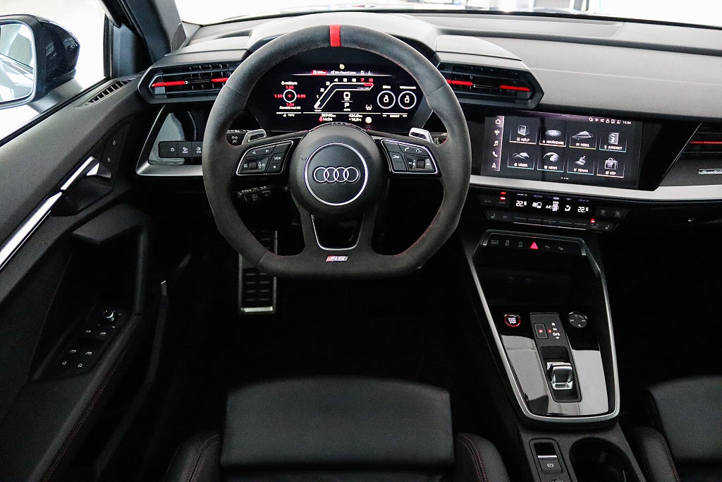 Audi RS3 Sedan RS-design Pano RS-avgas 360° Matrix B&O