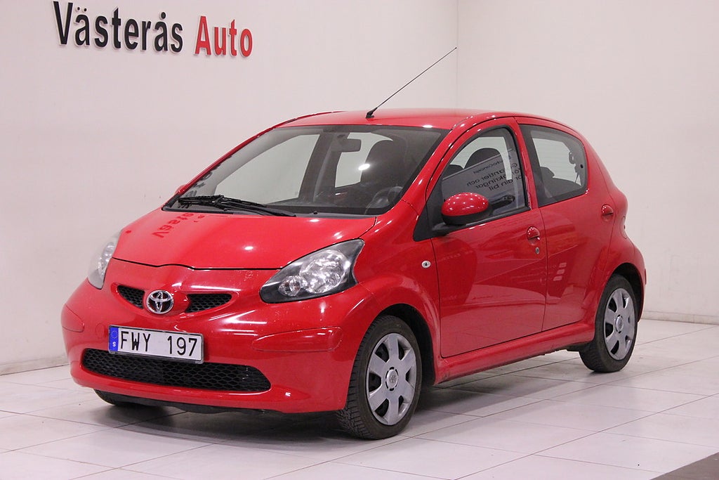 Toyota Aygo 5-dörrar 1.0 VVT-i Ny Besikt 13000 mil 68hk