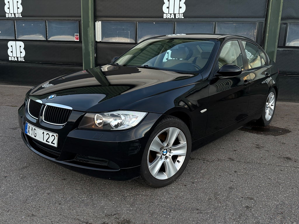 BMW 320 i Sedan Ny servad Aux 150hk 