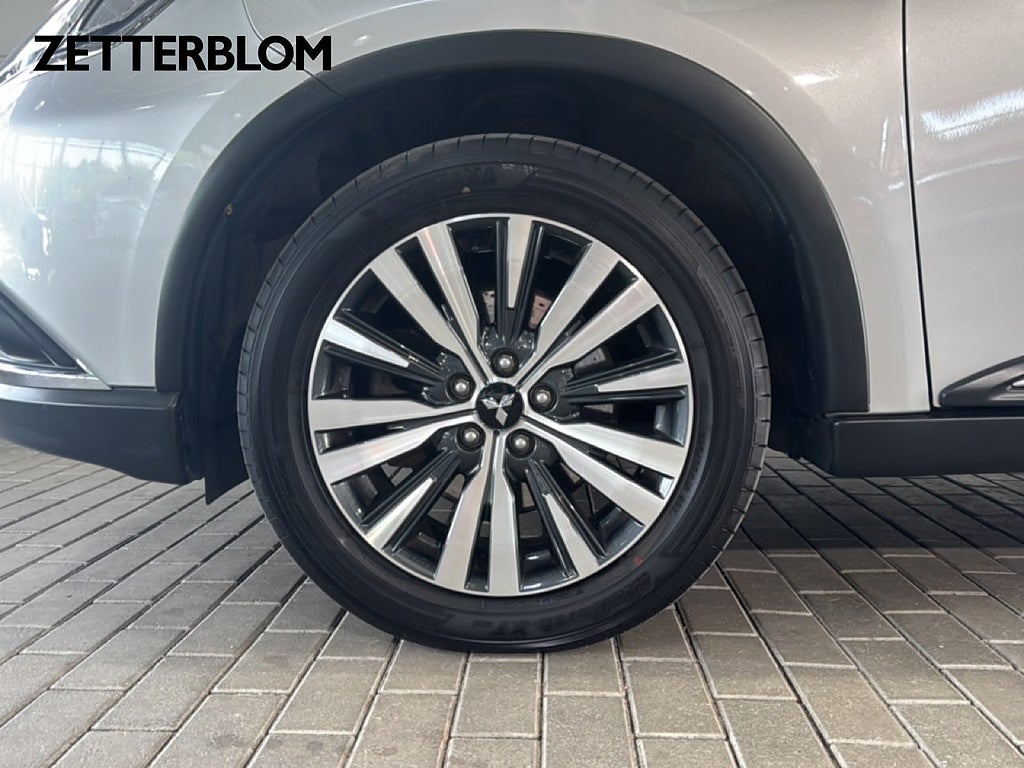 Kombi Mitsubishi Outlander 13 av 15