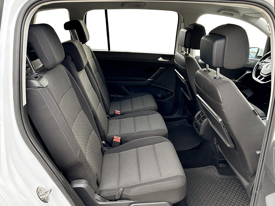 Bild på Volkswagen Touran Base 1.5 TSI ACT 150hk Aut 7-SITS B-KAMERA 