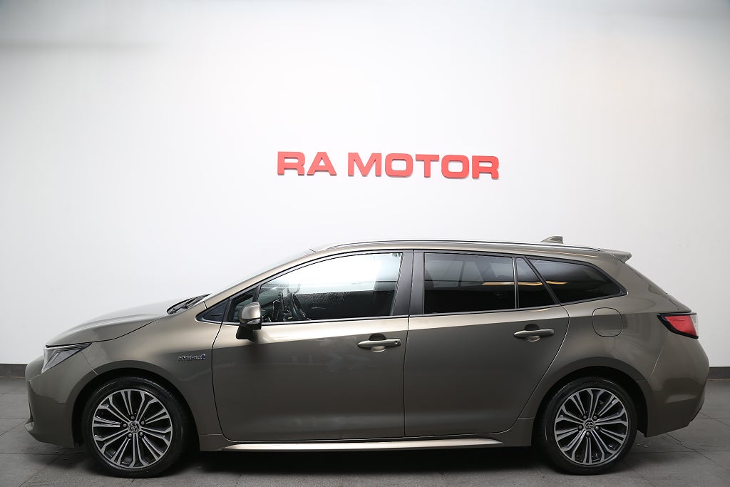 Toyota Corolla Touring Sports Hybrid e-CVT 122hk Style Motorvärmare 2020