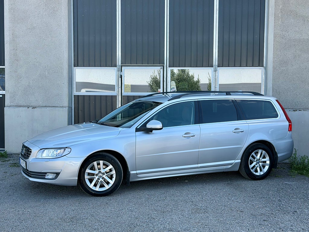 Volvo V70 D4 181HK AWD Classic Navi Blis Drag D-värmare PDC 