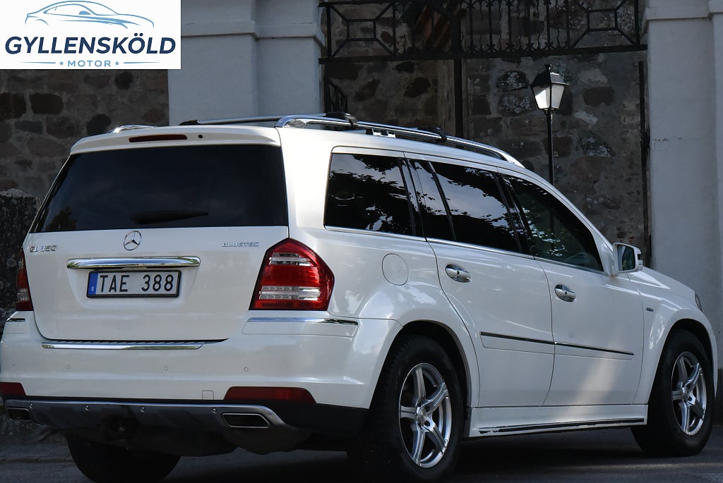 Mercedes-Benz GL 350 4Matic 7-sits | Panorama Dragkrok | DVD skärm & GPS