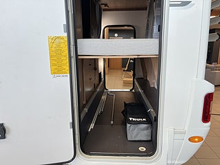 Husbil-alkov Adria CORAL XL 670 DK 7 av 29