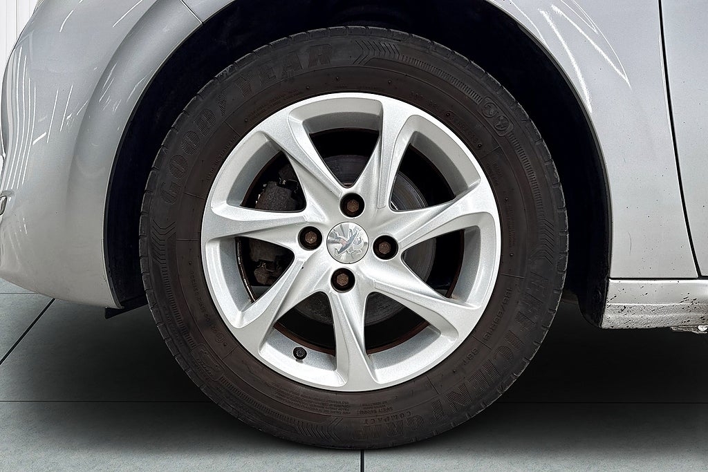 Peugeot 208 2013