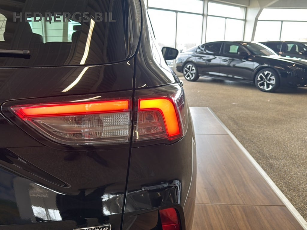 Ford Kuga ST-Line Phev 224HK thumbnail