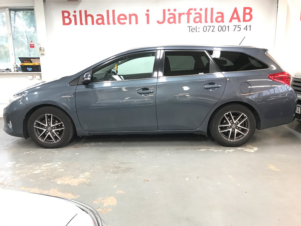 Toyota Auris Touring Sports Hybrid e-CVT Edition Feel4ägare 