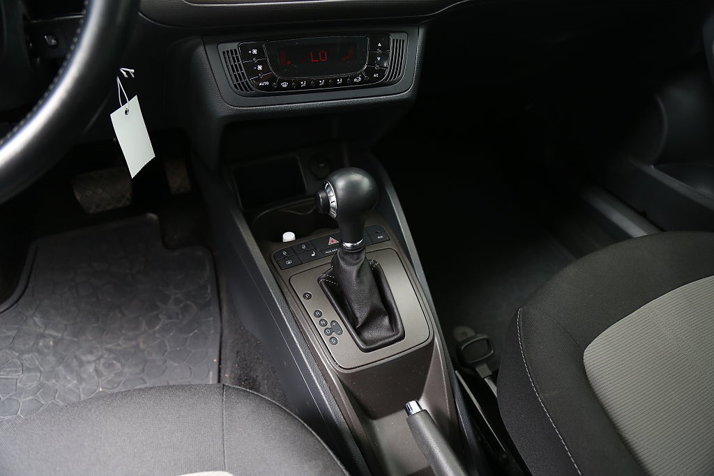 Seat Ibiza 1,2 TSI 105hk Style Aut 5dr P-sensor Motorvärmare Drag 2013