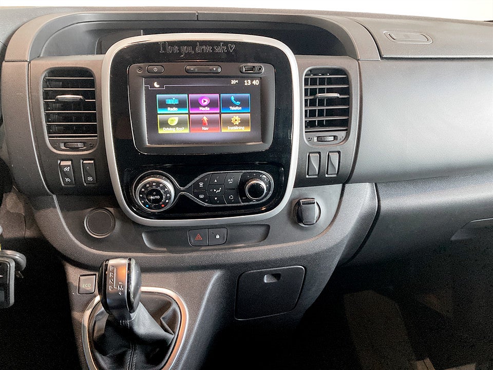 Bild på Renault trafic Crewcab 3.0t 2.0 dCi 170hk Aut 5-SITS B-KAMERA DRAG