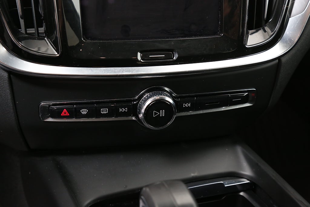 Volvo V60 B4 Diesel 197hk Momentum Aut Navi Kamera VOC Leasbar 2022