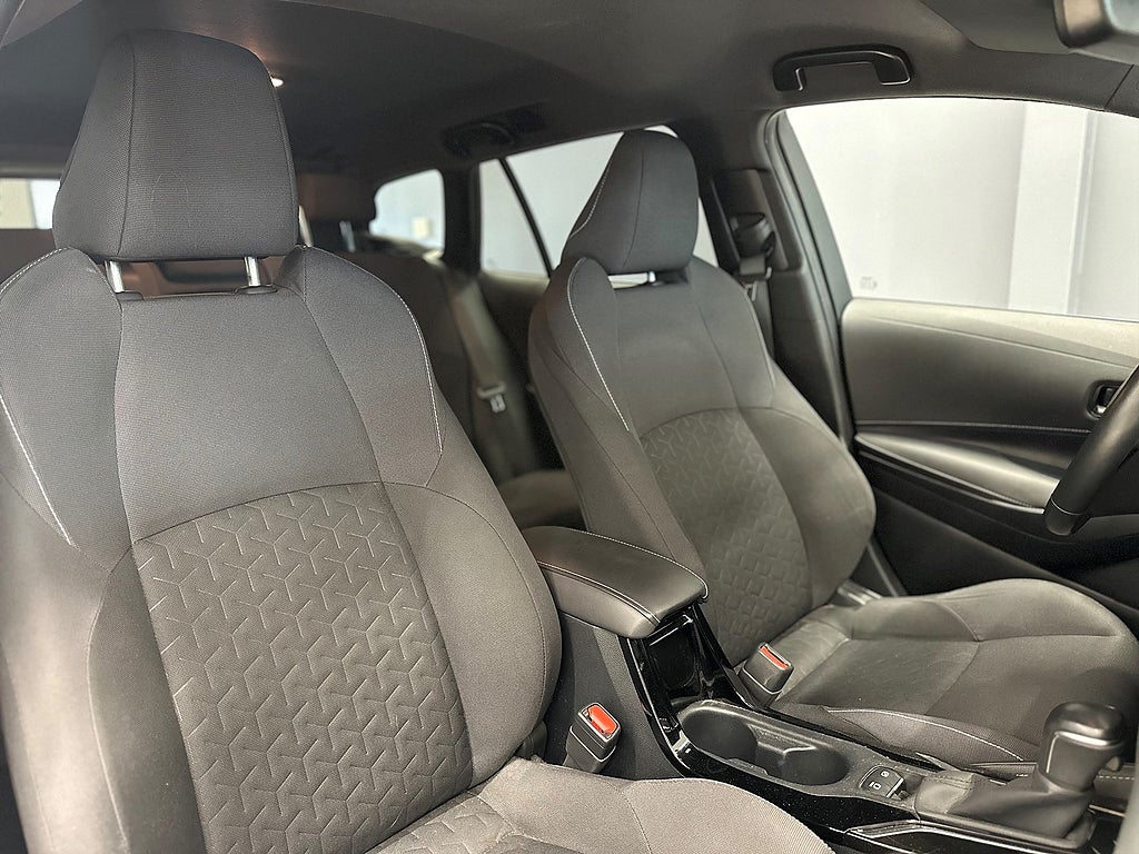 Toyota Corolla Touring Sports Hybrid e-CVT,/B-kamera/Rattvär/NAV/4.99%