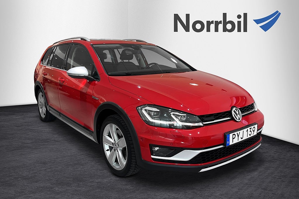 Volkswagen Golf Sportscombi ALLTRACK TSI 180 Drag Pano Cockpit Bkamera Värmare
