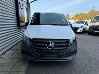 Transportbil - Skåp Mercedes-Benz eVito 2 av 21