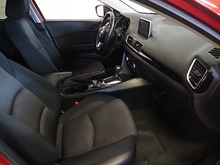 Halvkombi Mazda 3 10 av 22