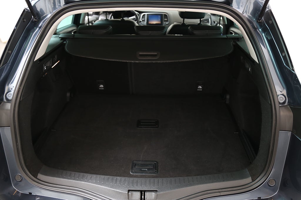 Renault Mégane Sport Tourer 1,3 TCe 140hk Aut Navi Kamera 2023