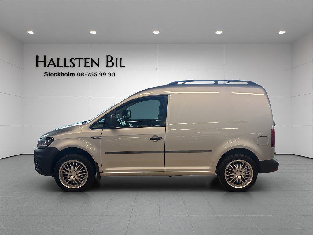 Volkswagen Caddy Van 2.0 TDI BMT Nyservad Dragkrok Värmare Vinterhjul