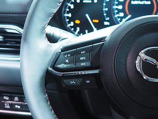 SUV Mazda CX-5 20 av 22