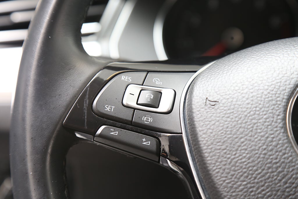 Volkswagen Passat 1,5 TSI 150hk Sportscombi DSG Värmare Kamera Leasbar 2019