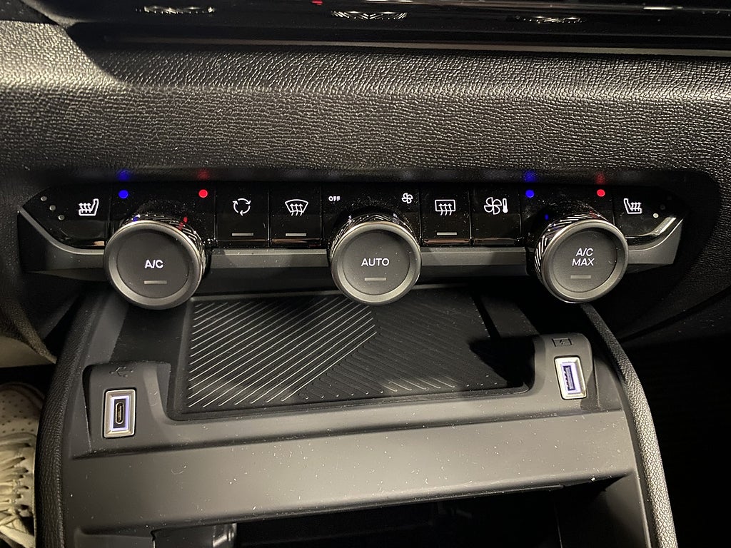 Bild på Citroën C4 X Shine 1.2 PT 130hk Aut - RATTVÄRME