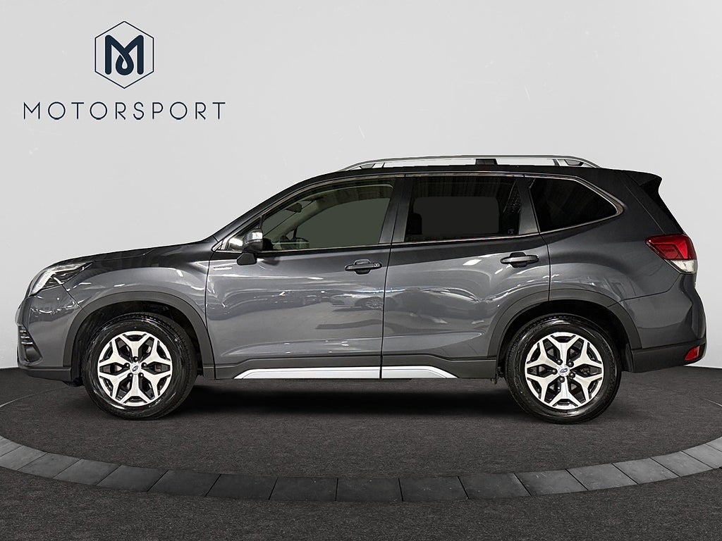 Subaru Forester e-Boxer XFuel Dragkrok Backkamera Carplay Rattvärme bild 3