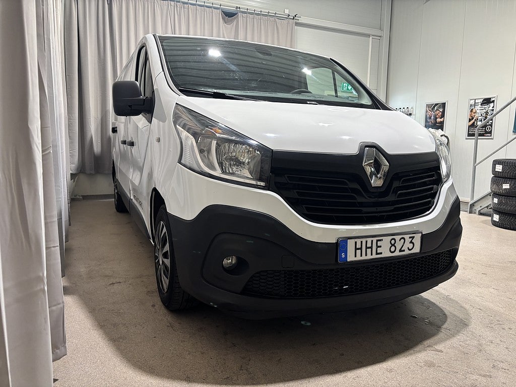 Renault trafic Skåpbil 2.7t 1.6 dCi Drag 1 ägare