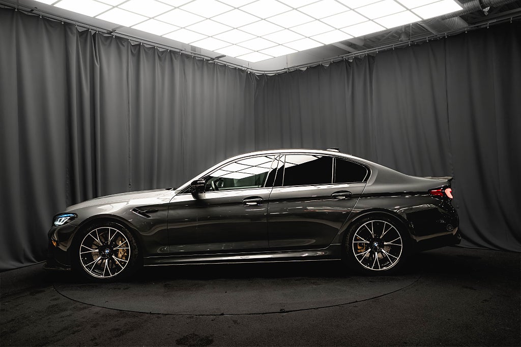 BMW M5 Competition KERAMISKA B&W KOLFIBER LASER MOMS 625hk