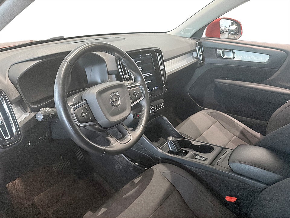Bild på Volvo XC40 Momentum Advanced T2 129hk Aut RATTVÄRME
