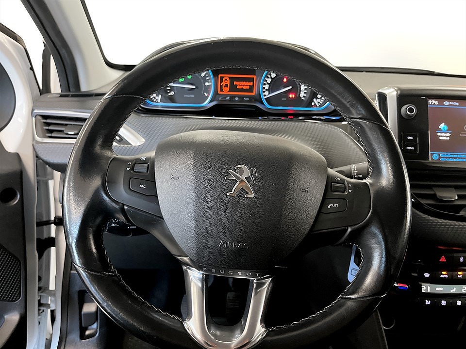 Bild på Peugeot 2008 Allure 1.2 PT 82hk - B-KAMERA, CARPLAY