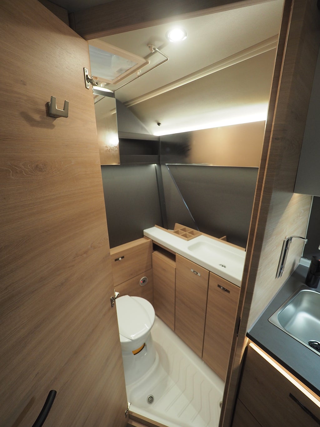 Knaus Yaseo 340 PX EL-bilsanpassad I AC I Induktionsspis