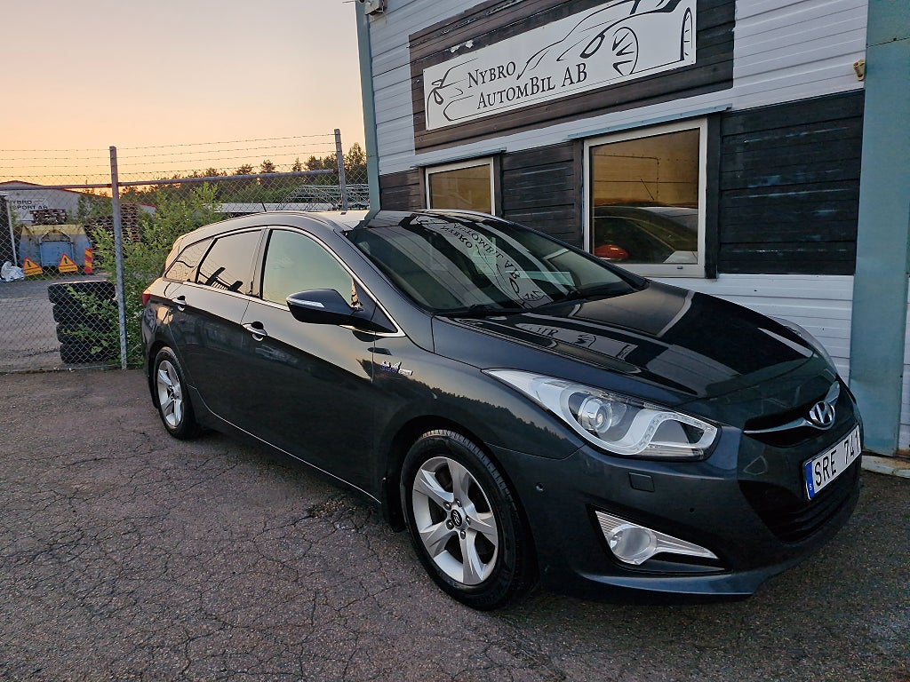 Hyundai i40 cw 1.7 CRDi Business Euro 5&Takluckan&Navi&P-sensor