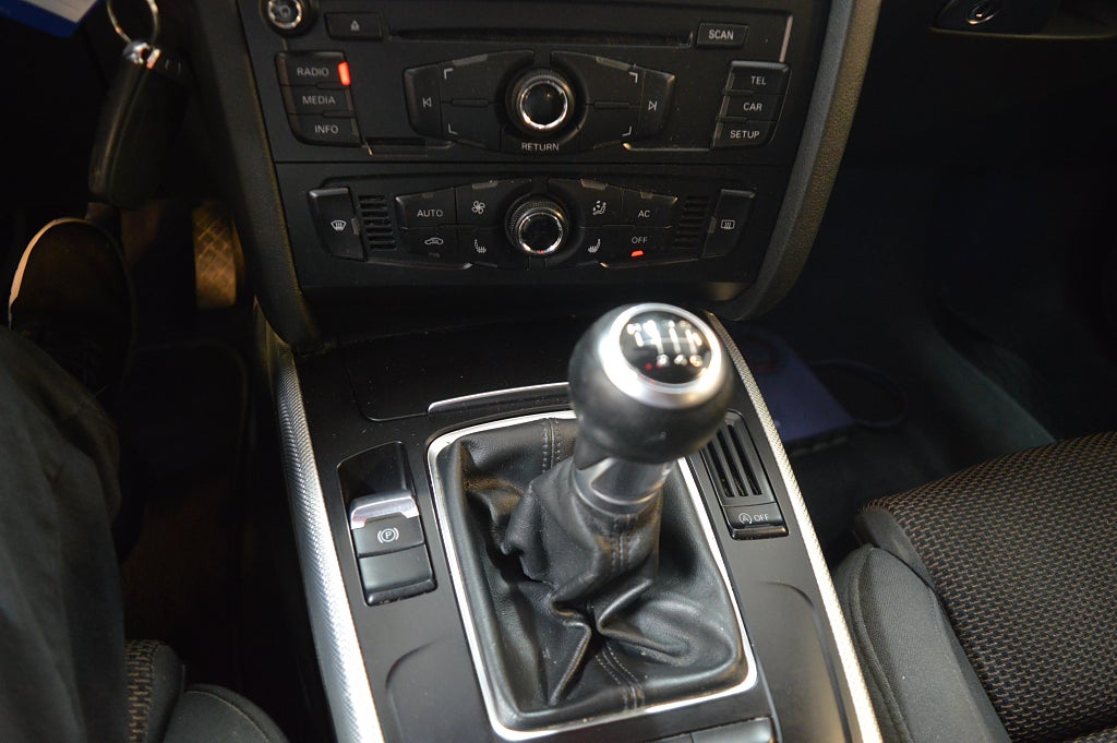 Audi A4 2011 - miniatyr 12