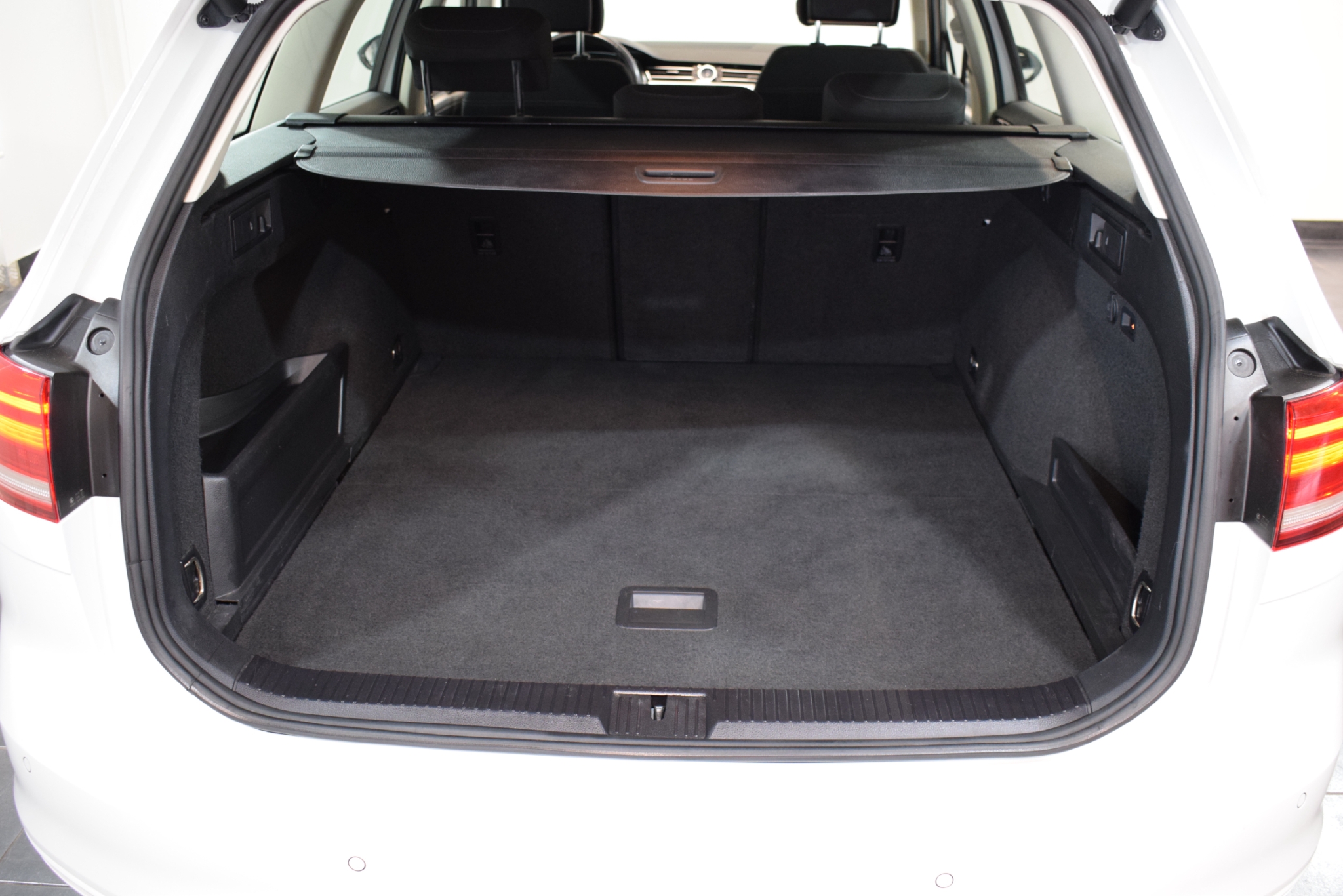 Volkswagen Passat 2019, bild 5/54