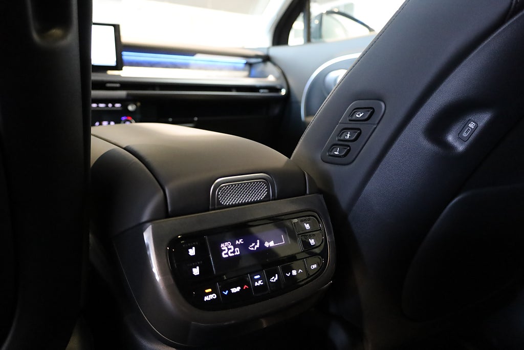 Hyundai IONIQ 9  Essential 110,3 kWh  - Business Lease 2026