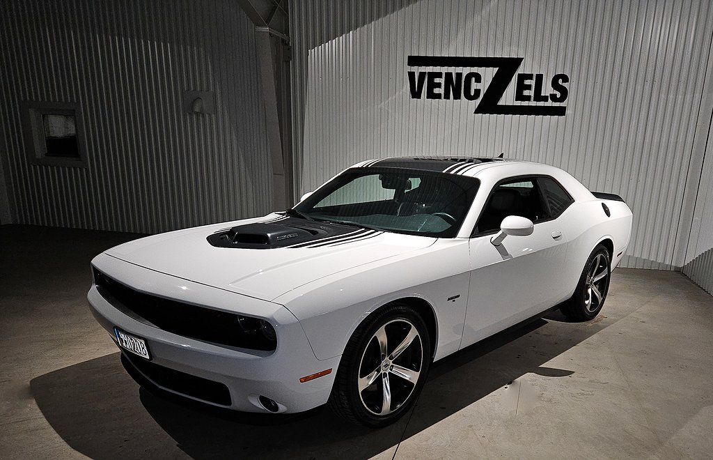 Dodge Challenger V8 RT Aut HEMI/SHAKER Kamera GPS Mycket fin