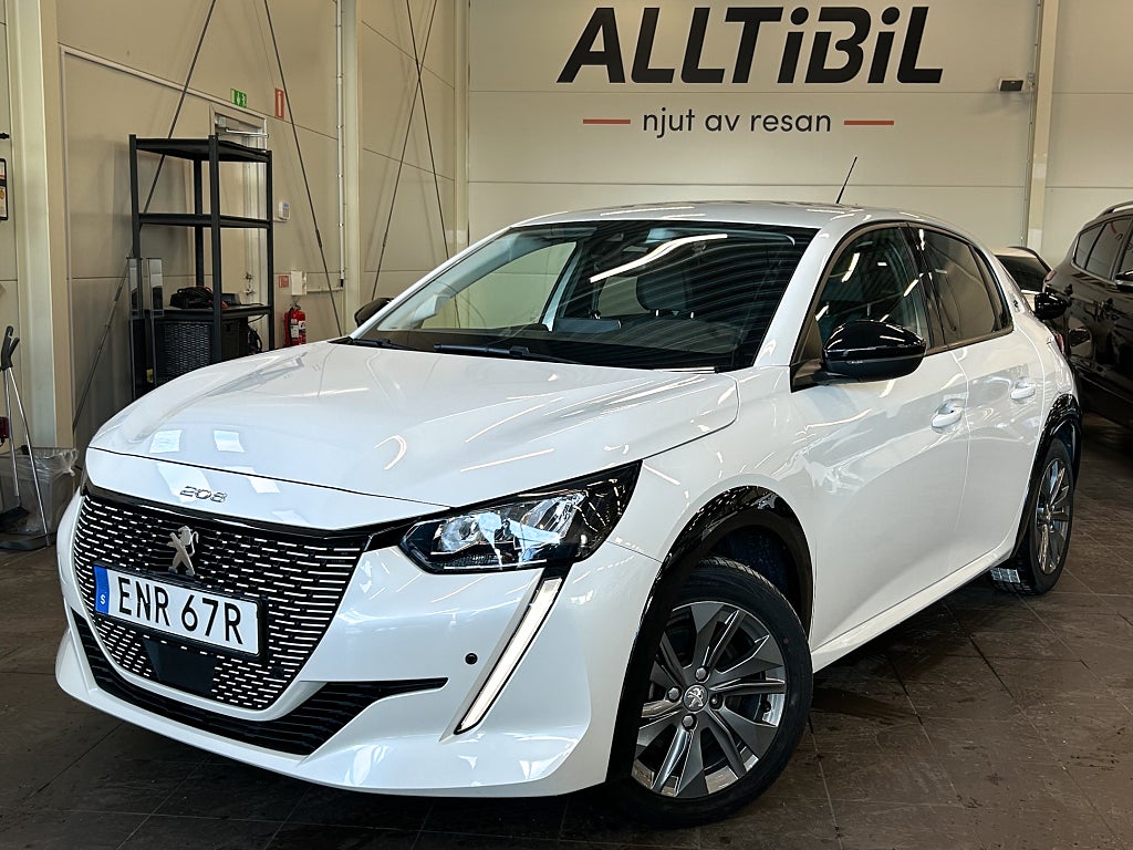 Peugeot E-208 Allure 50kWh 136hk MOMS Kamera/Carplay/Farthållare