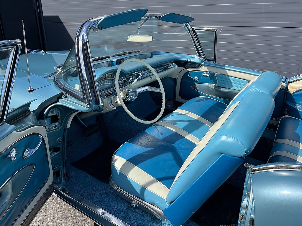 Oldsmobile Ninety-Eight Convertible Coupé 6.1 V8 Hydra-Matic, 4-trinn, 309hk, 1958